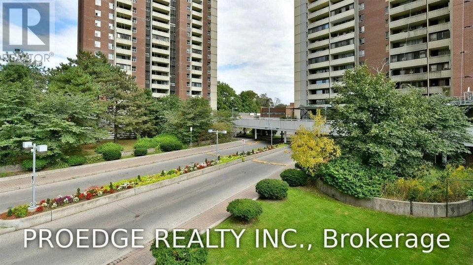 2507 - 5 MASSEY SQUARE Toronto (Crescent Town), Ontario 3