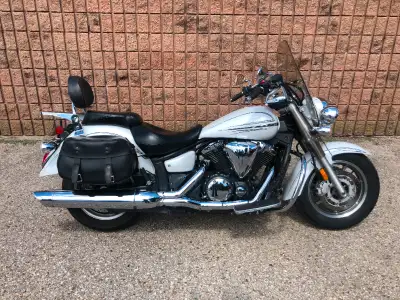 -2009 Yamaha XVS13A Vstar 1300. -2 Memphis Shade windshields , tall & short . -Driving lights. -Tali...