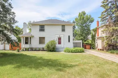 Available August 1 - 3 Bedroom Tuxedo Home