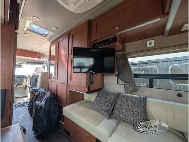 2017 Roadtrek Adventurous CS in RVs & Motorhomes in Edmonton - Image 11