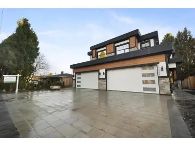 White Rock - Prime West Side Luxury 1/2 Duplexes. Each 3,503 sq. ft. on 4,545 sq. ft. southern expos...