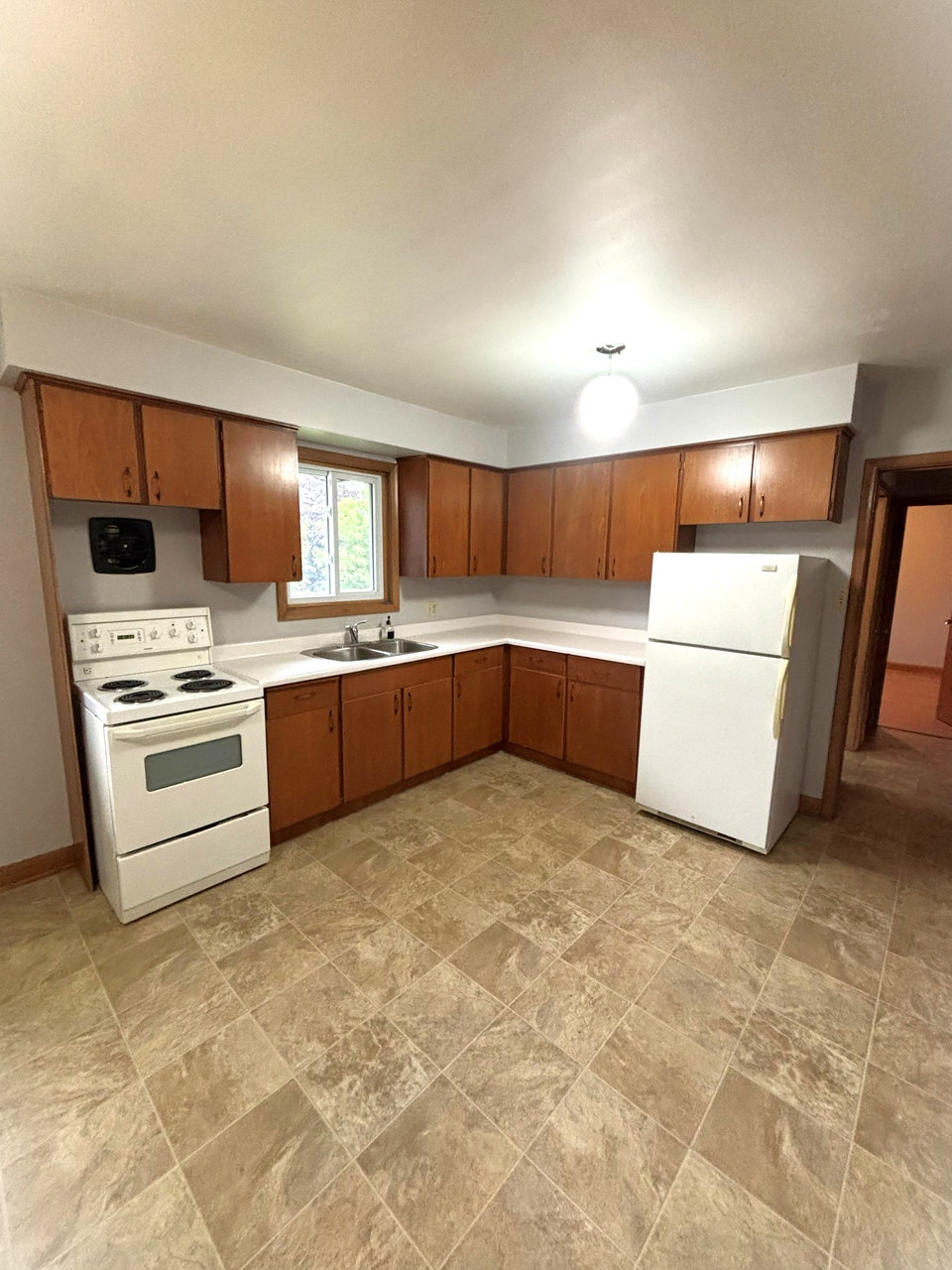 *Price improvement* 6-511 Niagara, Wyoming - 2 bedroom apartment 1