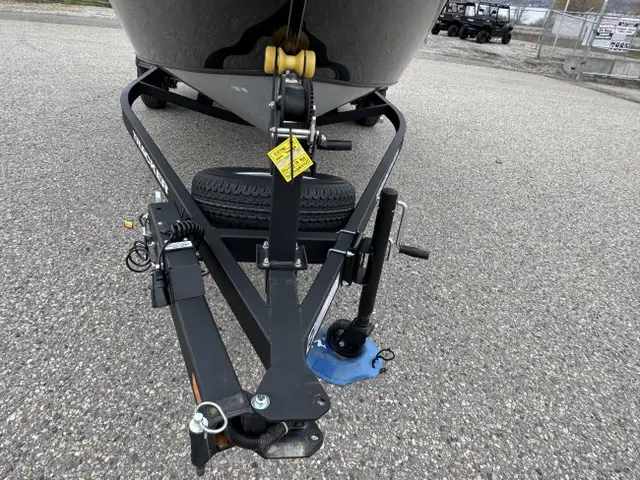 2026 TRACKER ProGuide V175CB Fishing Boat in Powerboats & Motorboats in Vernon - Image 15