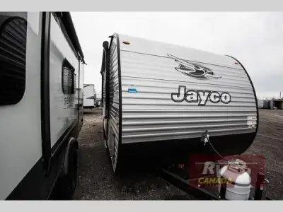Please Call Us At 613.851.7326 with any questions? Jayco Jay Flight SLX travel trailer 178DBS Sport...