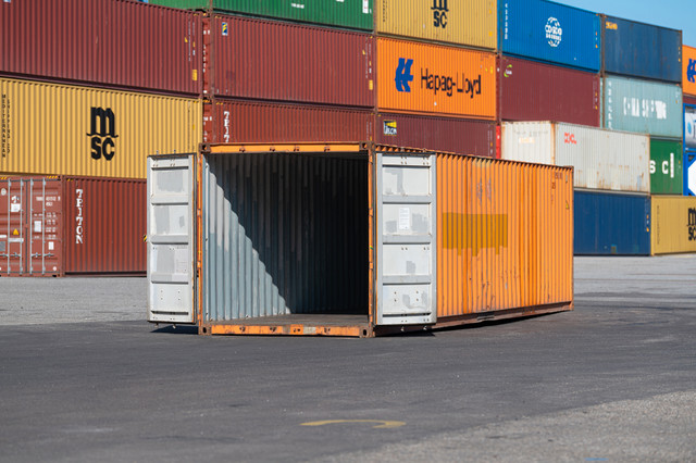 40ft Shipping Containers for Sale - Pickup & Delivery in Storage Containers in Vancouver - Image 2