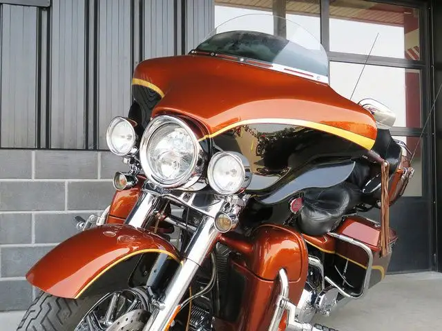 2008 Harley-Davidson FLHTCUSE3 Screamin? Eagle Ultra Classic Ele in Sport Touring in Cambridge - Image 9