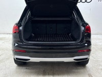 WOW, Local Trade with only 13,100km!! Drive a compact, easy to park luxury SUV at a budget friendly... (image 6)