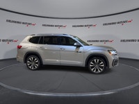 // ACCIDENT FREE!! // // SINGLE OWNER! // Meet the 2021 Volkswagen Atlas Execline 4MOTION, a full-si... (image 8)