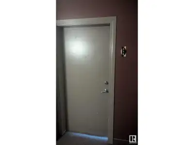 #319 4304 139 AV NW Edmonton, Alberta