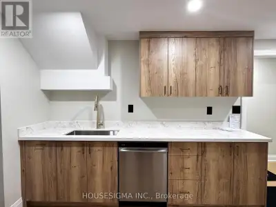 B2 - 9 DELEVAN COURT Richmond Hill (Bayview Hill), Ontario