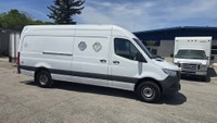 FULLY SERVICED & ONTARIO SAFETY STANDARDS CERTIFIED AT NO ADDITIONAL COST! NO HIDDEN FEES! Rare Spec... (image 3)