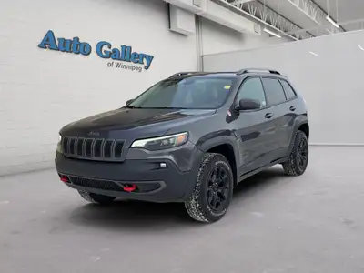 TRAIL RATED, AGGRESSIVE, FUN Conquer every road with confidence in this 2021 Jeep Cherokee Trailhawk...