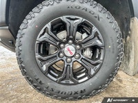 This GMC Canyon boasts a Turbocharged Gas I4 2.7L/ engine powering this Automatic transmission. ENGI... (image 9)