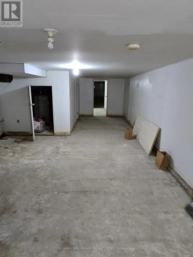 MAIN - 1752 ST CLAIR AVENUE W Toronto (Weston-Pellam Park), Onta in Commercial & Office Space for Rent in City of Toronto - Image 14
