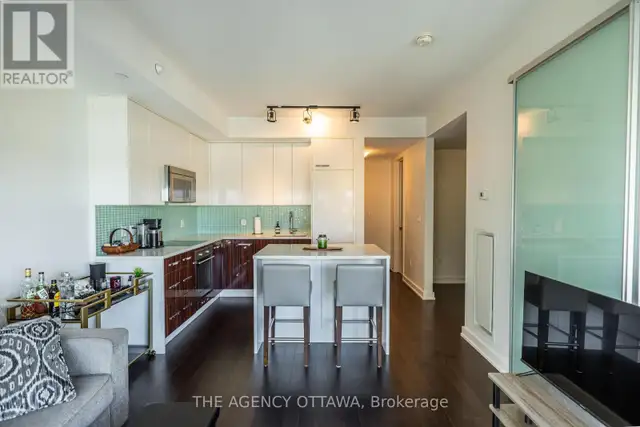 1610 - 111 CHAMPAGNE AVENUE S Ottawa, Ontario62864758404737122