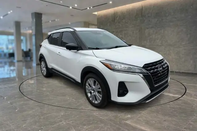 2022 Nissan Kicks SR