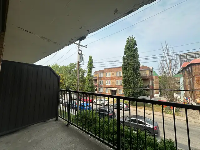 Beautiful 2 bedroom 1.5 Bath apartment l in Long Term Rentals in City of Montréal - Image 5