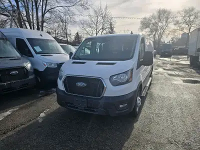 Perfect Auto CLEAN CARFAX - BUMPER TO BUMPER FACTORY WARRANTY - 3.5 L GAS - AWD - DIVIDER - BACK UP...