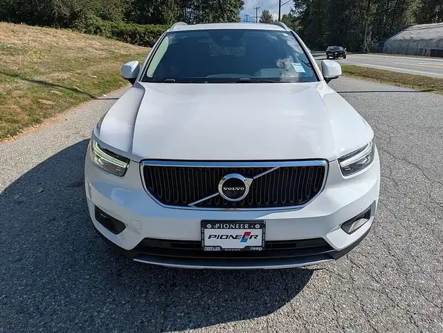 2019 Volvo XC40 T5 AWD Momentum