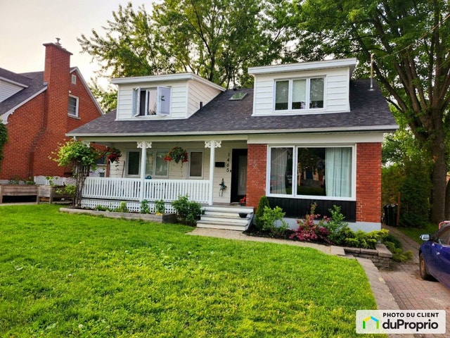 $684,900 - 2 Storey for sale in Sherbrooke (Jacques-Cartier) — photo 1