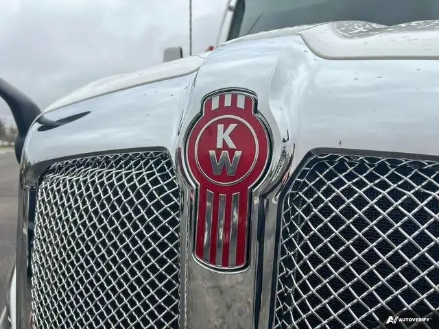 2025 Kenworth T680 in Heavy Trucks in Moncton - Image 10