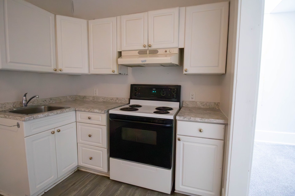 595 King St, Welland (10) - 1 Bedroom Apartment 2