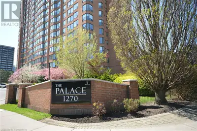 1270 MAPLE CROSSING Boulevard E Unit# 103 Burlington, Ontario