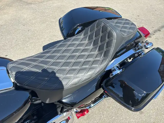 2023 Harley-Davidson Street Glide ~ STREET GLIDE ~ CANANDIAN ~ 1 in Sport Touring in City of Toronto - Image 20