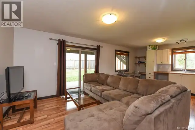 2735 Rydal Ave Cumberland, British Columbia in Houses for Sale in Comox / Courtenay / Cumberland - Image 30