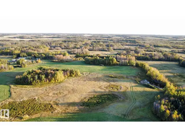 Range Road 225 @ township 612 Rural Thorhild County, Alberta in Land for Sale in Edmonton - Image 11