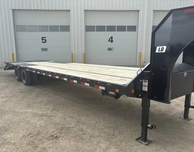 2026 PJ Trailers 32' Gooseneck Low-Pro Flatdeck with Duals 30K  in Cargo & Utility Trailers in Saskatoon - Image 5
