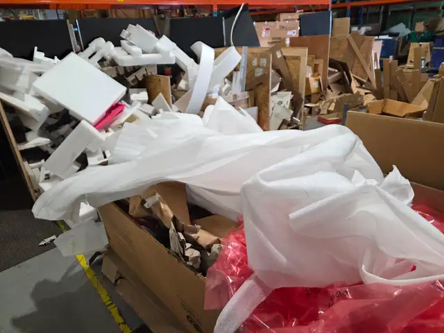 Free FOAM / CARDBOARD / corners First come in Free Stuff in Mississauga / Peel Region - Image 10
