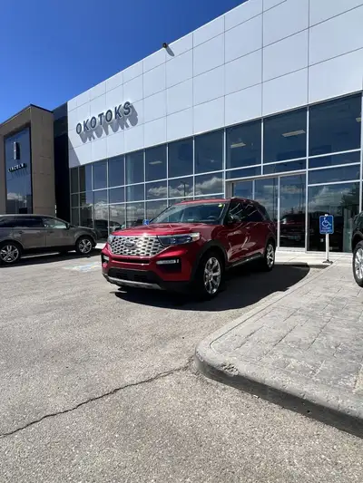 Our One Owner and Accident Free 2020 Ford Explorer Platinum 4WD in Rapid Red is built for lifes adve...