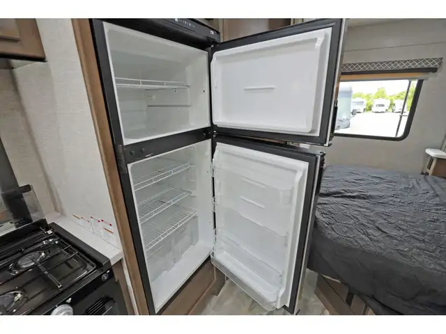 2022 Thor Motor Coach Quantum KM24 1 extension ! Sprinter Merced in RVs & Motorhomes in Laval / North Shore - Image 16