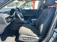 Embrace every journey with this 2025 Honda CR-V Sport. Dressed in dynamic Meteoroid Grey Metallic, t... (image 8)