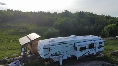 Two bedroom RV off grid summer rental