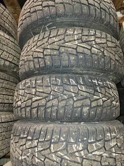 215//55R17 studded Ironman Polar Trax