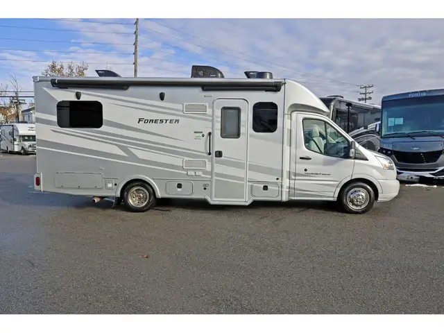 2021 Forest River Sunseeker Forester 2380 B+ DIESEL Full paint in RVs & Motorhomes in Laval / North Shore - Image 33
