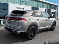This Volkswagen Atlas Cross Sport delivers a Intercooled Turbo Premium Unleaded I-4 2.0 L/121 engine... (image 5)