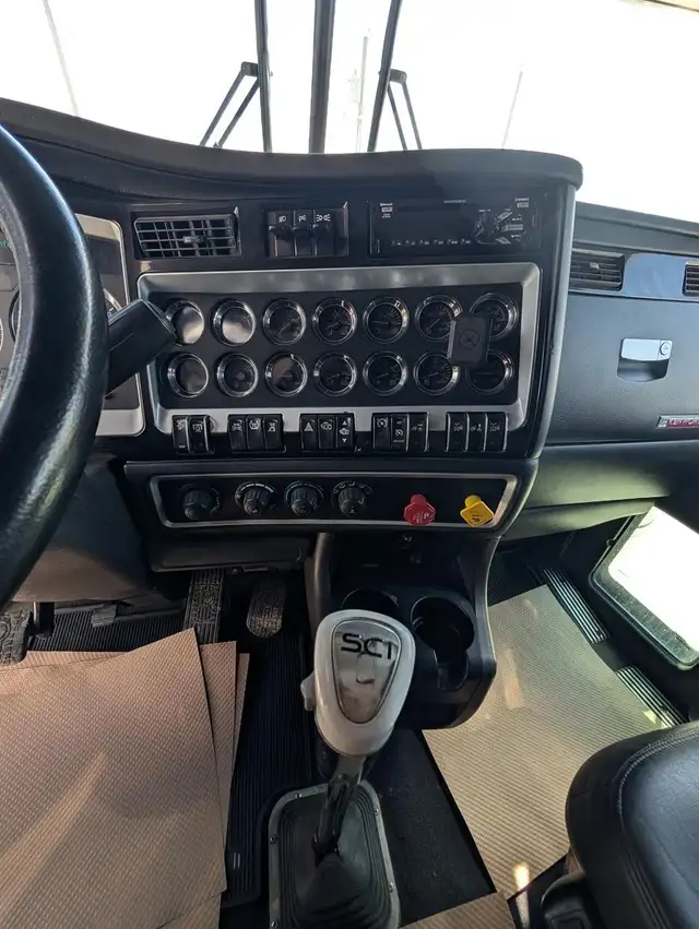 2019 KENWORTH W900L in Heavy Trucks in City of Montréal - Image 13