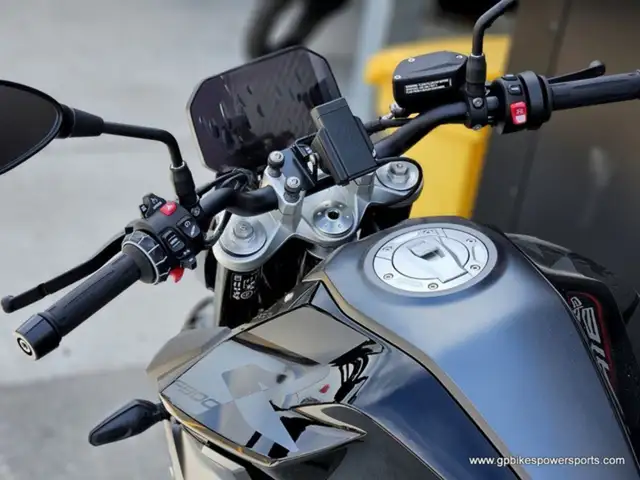 2026 BMW F 900 R Triple Black in Sport Touring in Oshawa / Durham Region - Image 19
