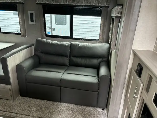 2023 Catalina 343BHTS in Travel Trailers & Campers in Sudbury - Image 14