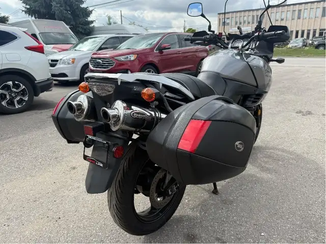 2006 Suzuki V-Strom 1000 ~ V-STROM 1000 ~ COMFORT ~ TOURING ~ LO in Street, Cruisers & Choppers in City of Toronto - Image 6
