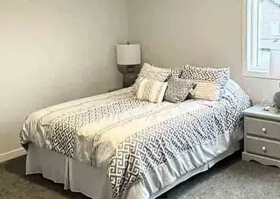 FURNISHED ROOM NOW AVAILABLE FURNISHED ROOM HAS DESIGNER DESK AND DRESSER WITH LARGE BED WITH MEMORY...