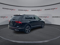 // ACCIDENT FREE!! // This 2022 Volkswagen Tiguan Highline R-Line 4MOTION is a refined SUV that blen... (image 7)