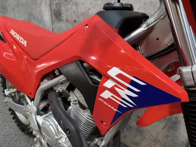 2025 Honda CRF250F in Dirt Bikes & Motocross in Saguenay - Image 5