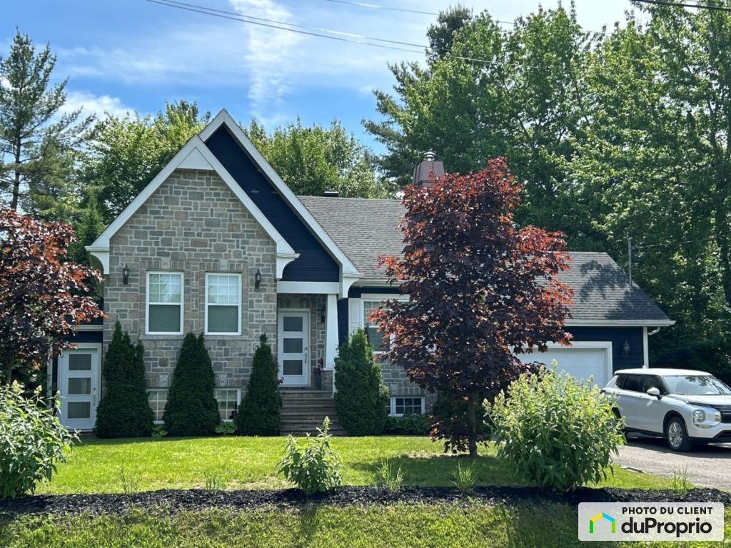$685,000 - Split Level for sale in St-Colomban — photo 1