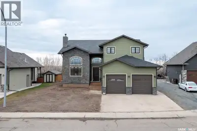 Without further ado! I present you 12 Vickar Place a 2 storey luxury home with 2630 sq feet between...