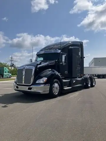2022 Kenworth T680 in Heavy Trucks in Moncton - Image 2