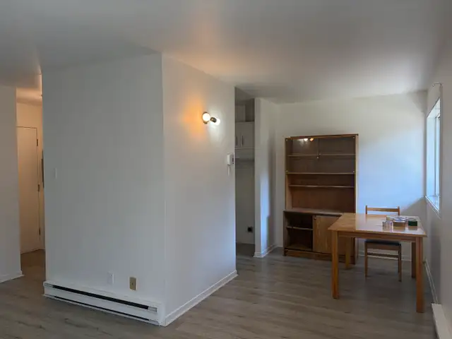 Superbe 4 1/2, rue Pie-X Lévis, sur 2 étage, LIBRE in Long Term Rentals in Lévis - Image 3
